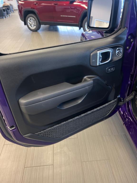 new 2026 Jeep Gladiator car, priced at $47,582