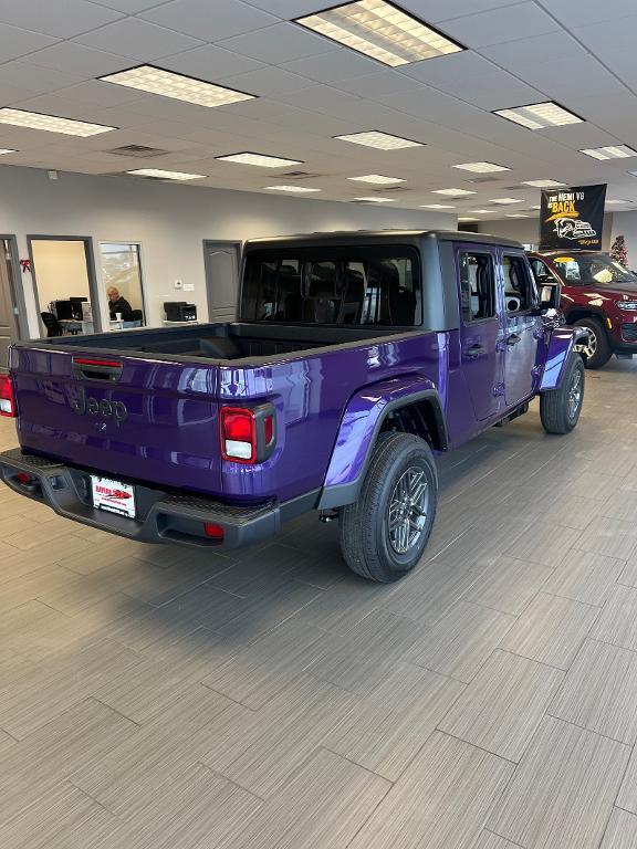 new 2026 Jeep Gladiator car, priced at $47,582