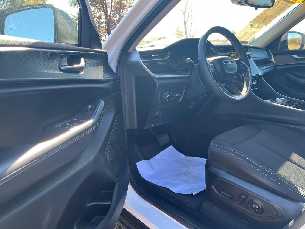 used 2024 Jeep Grand Cherokee car, priced at $30,018