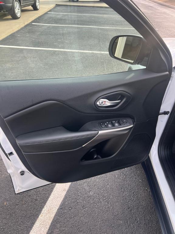 used 2020 Jeep Cherokee car, priced at $20,999