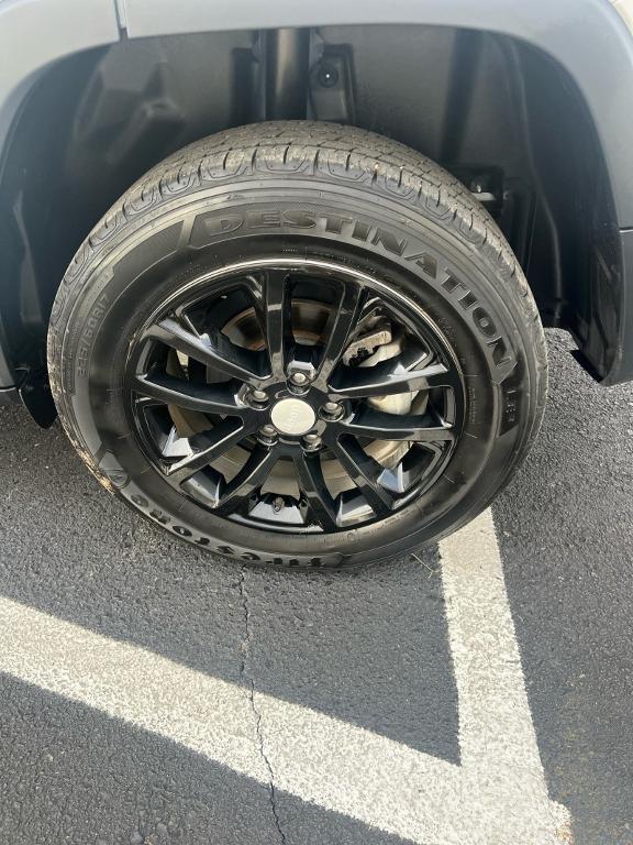 used 2020 Jeep Cherokee car, priced at $20,999