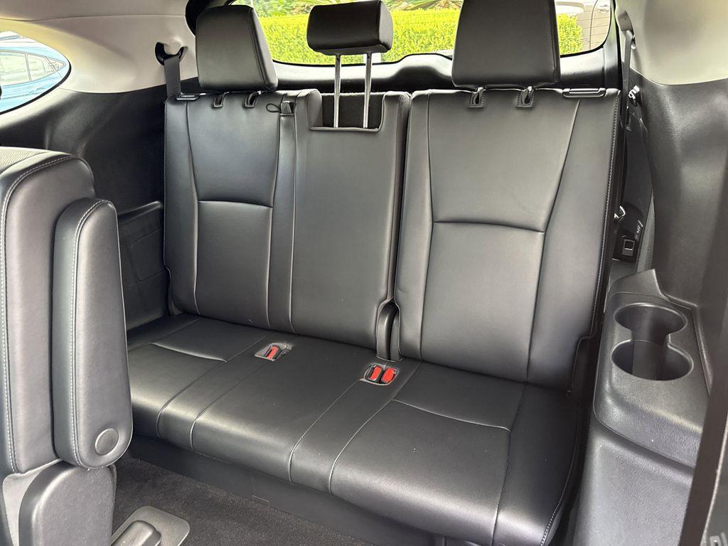 used 2022 Toyota Highlander Hybrid car, priced at $36,976