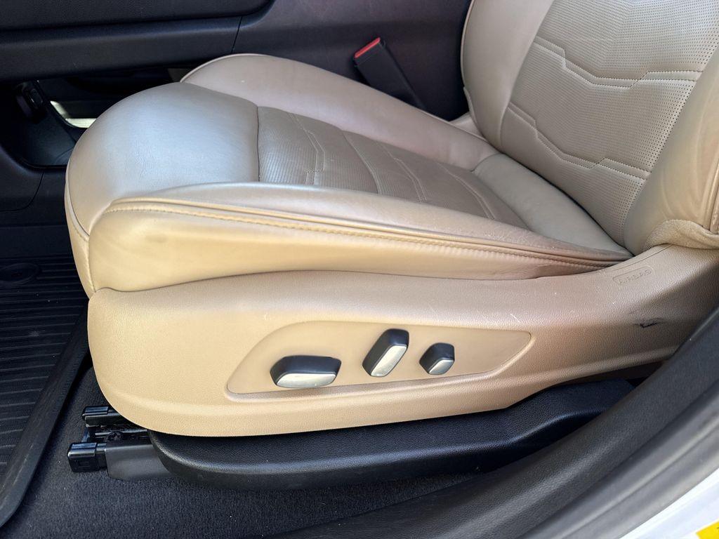 used 2023 Cadillac XT6 car, priced at $36,999