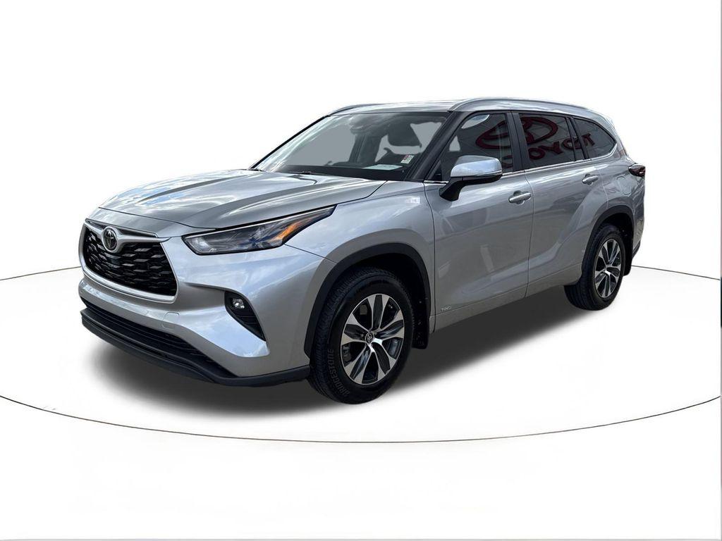 used 2025 Toyota Highlander Hybrid car, priced at $44,397