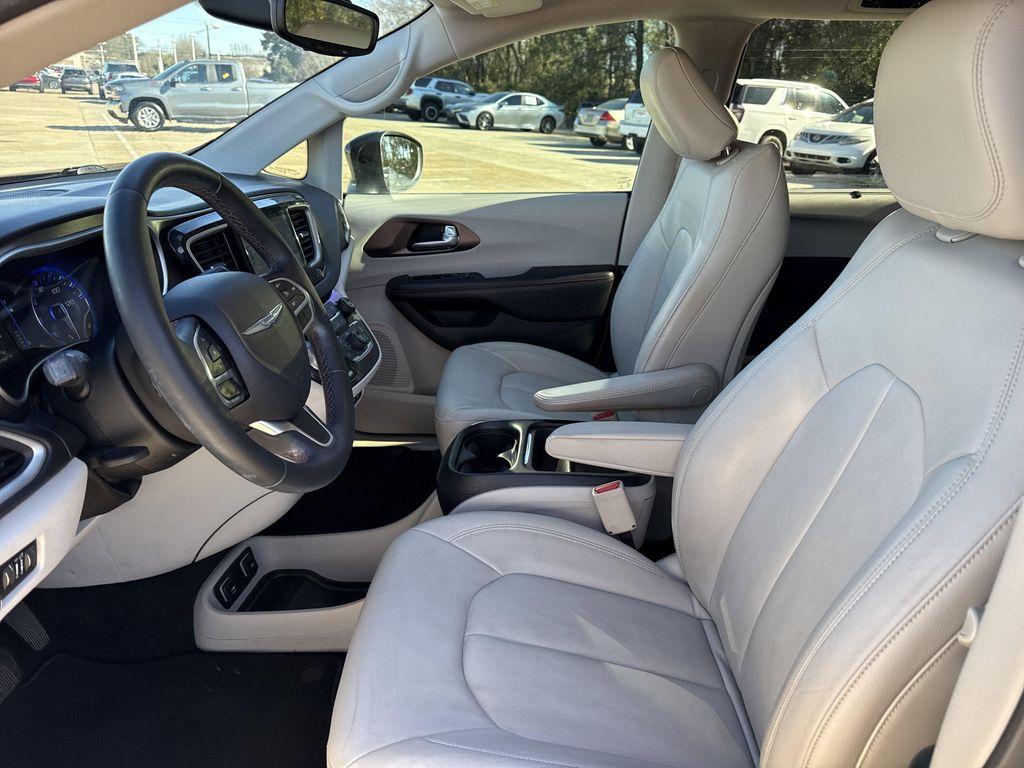 used 2017 Chrysler Pacifica car, priced at $9,997