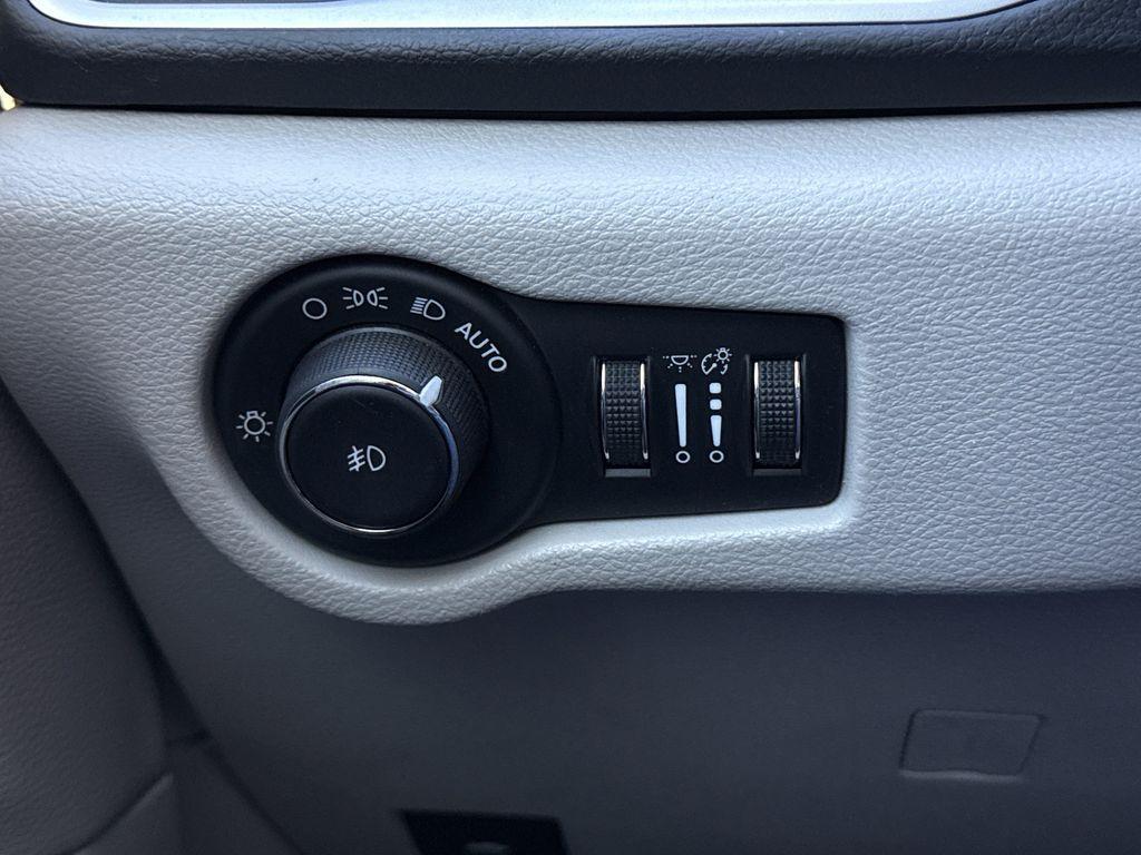 used 2017 Chrysler Pacifica car, priced at $9,997