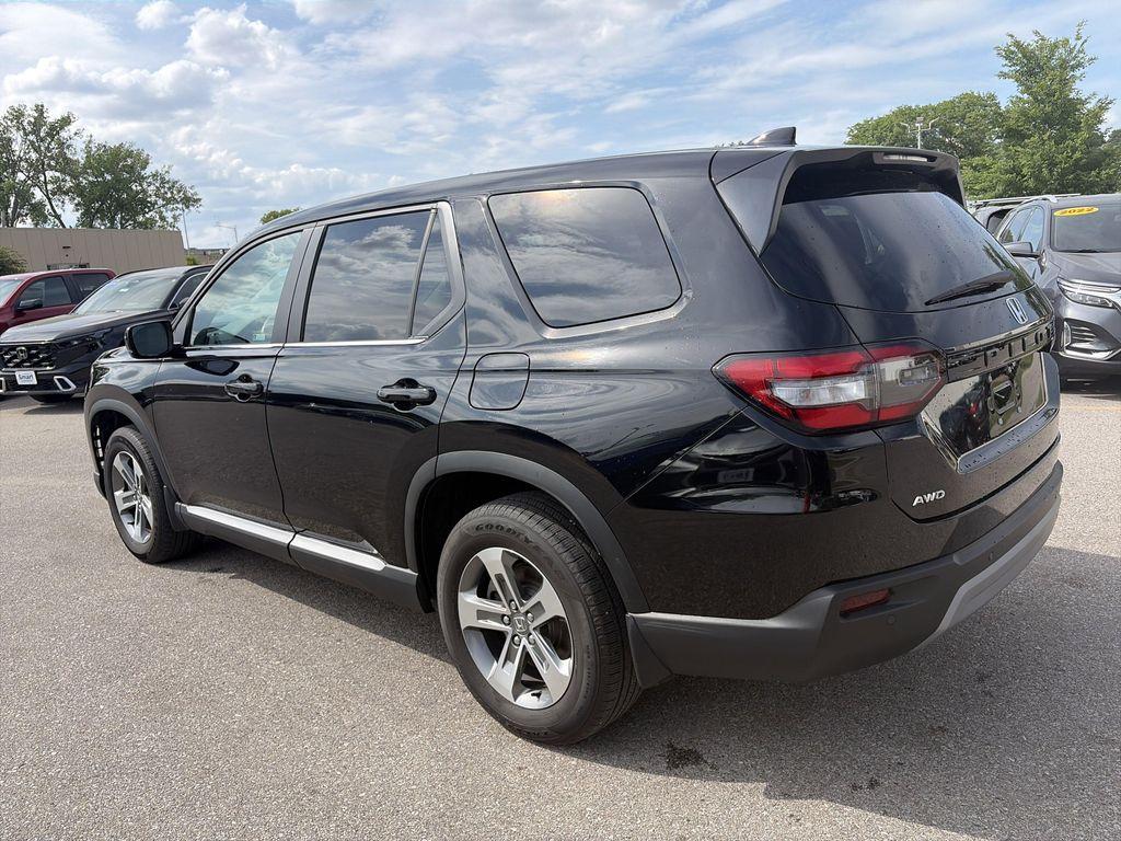 used 2023 Honda Pilot car, priced at $39,070
