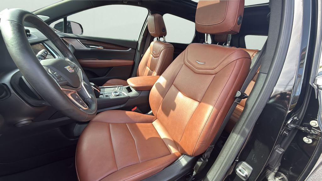 used 2023 Cadillac XT5 car, priced at $31,393