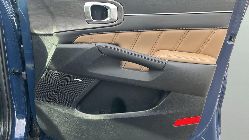 used 2024 Kia Sorento car, priced at $35,910