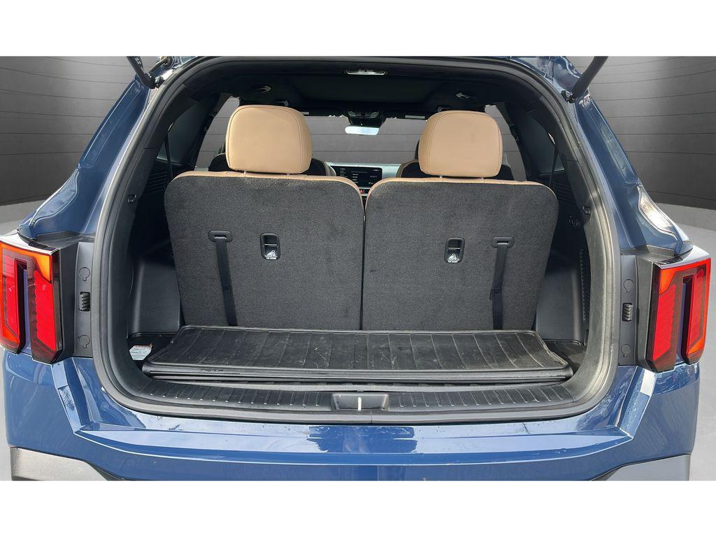 used 2024 Kia Sorento car, priced at $35,910