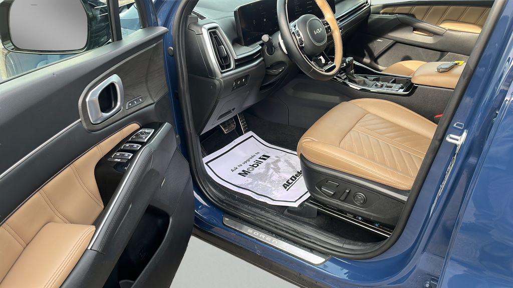 used 2024 Kia Sorento car, priced at $35,910