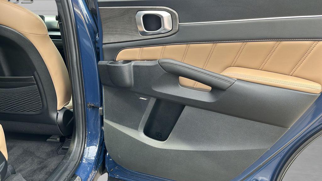 used 2024 Kia Sorento car, priced at $35,910