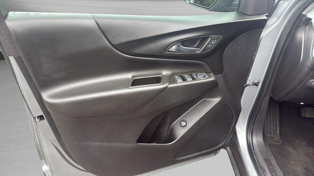 used 2024 Chevrolet Equinox car, priced at $21,987