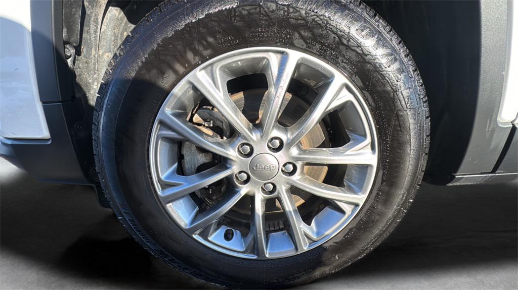 used 2022 Jeep Cherokee car, priced at $17,947