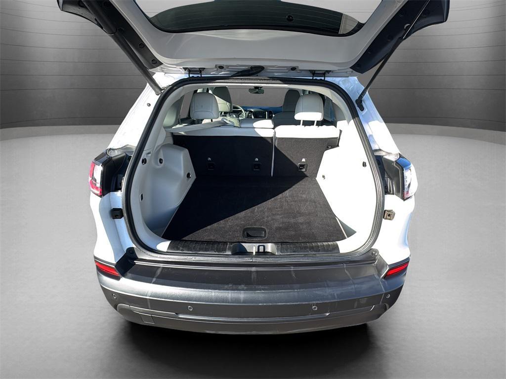 used 2022 Jeep Cherokee car, priced at $17,947