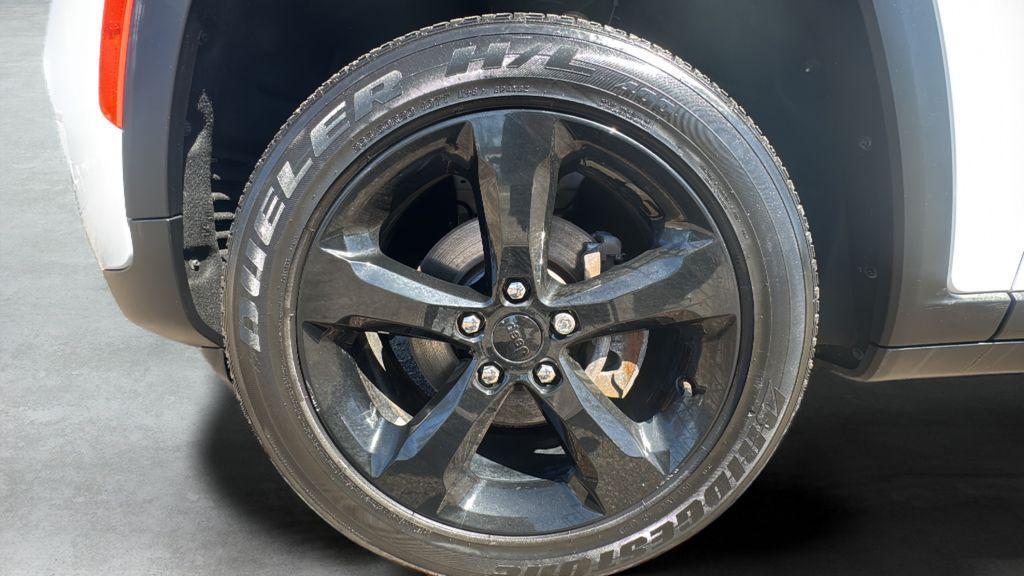 used 2023 Jeep Grand Cherokee car, priced at $31,789