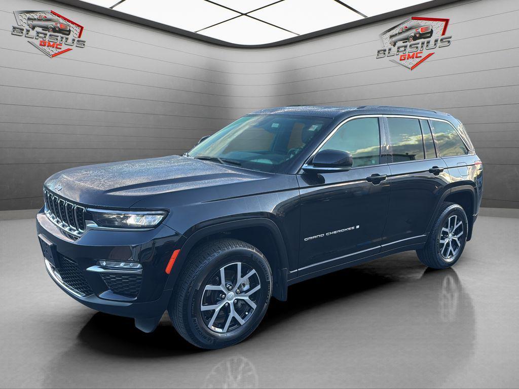 used 2025 Jeep Grand Cherokee car, priced at $36,990