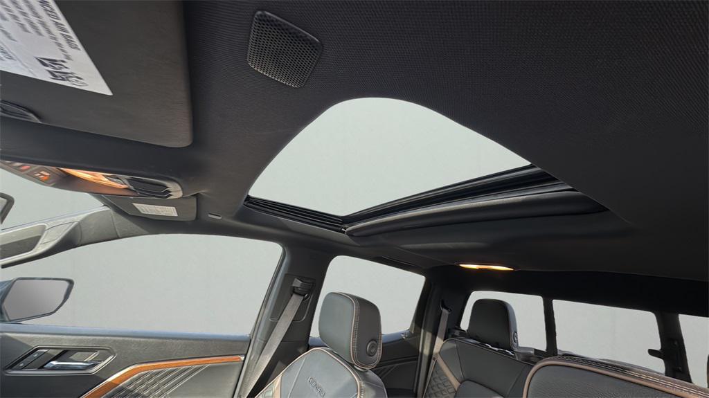 used 2023 GMC Canyon car, priced at $38,731