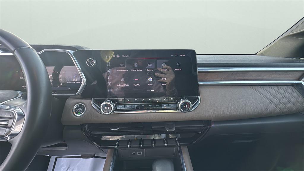 used 2023 GMC Canyon car, priced at $38,731