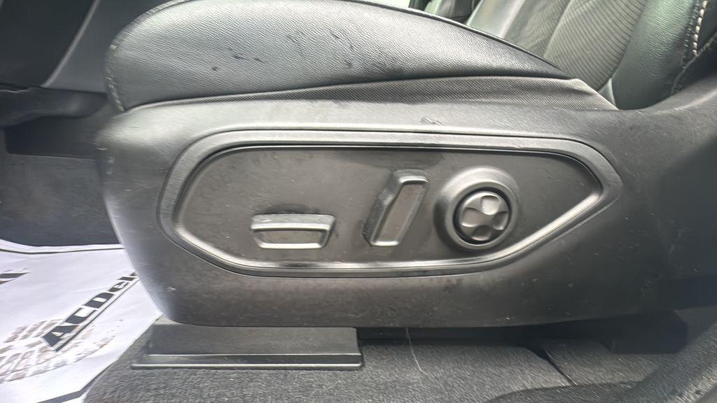 used 2023 Jeep Grand Cherokee L car, priced at $29,995