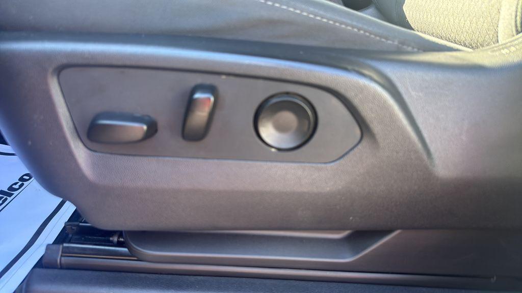 used 2023 GMC Sierra 1500 car, priced at $32,999