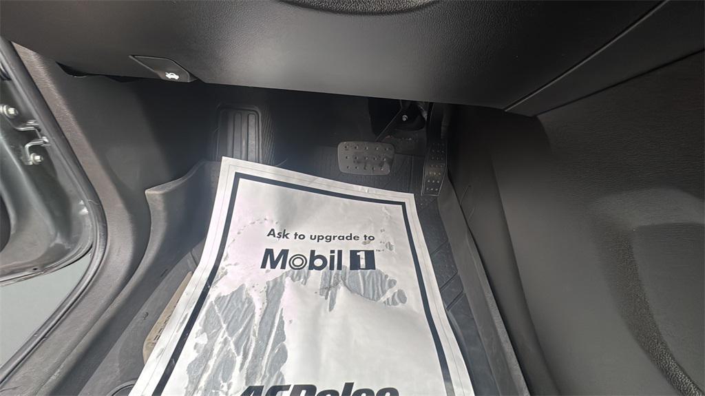 used 2023 Chevrolet Traverse car, priced at $30,916