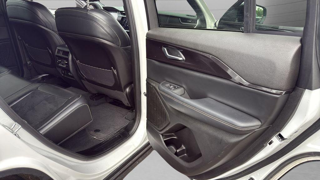 used 2023 Jeep Grand Cherokee car, priced at $32,982