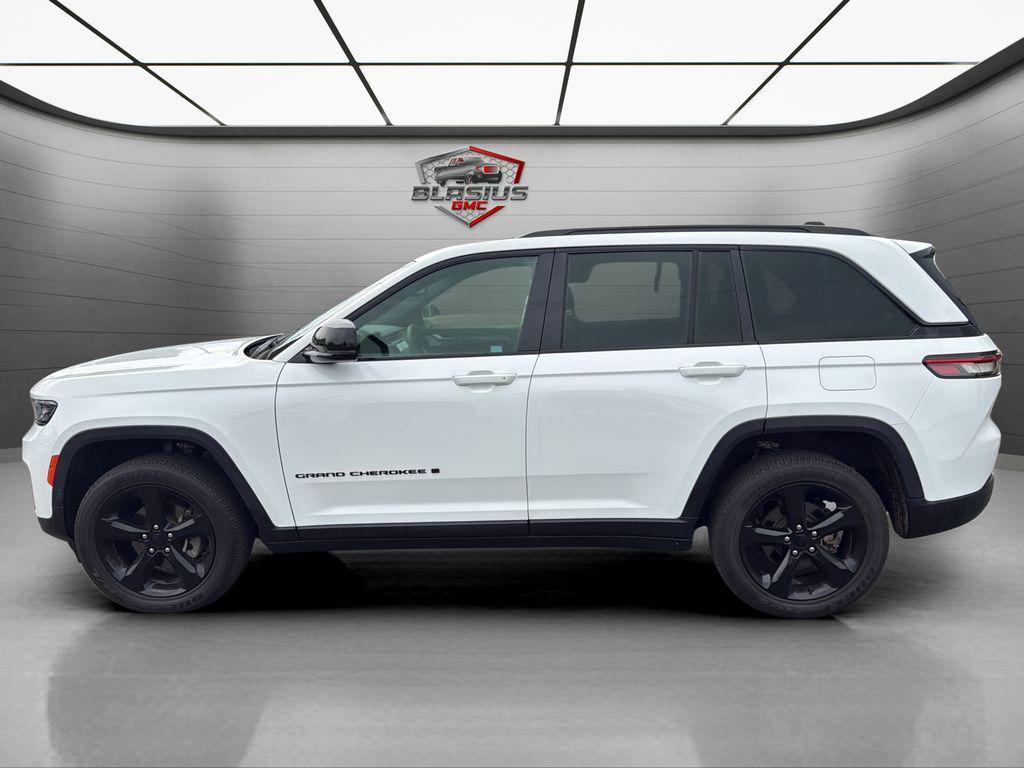 used 2023 Jeep Grand Cherokee car, priced at $32,982