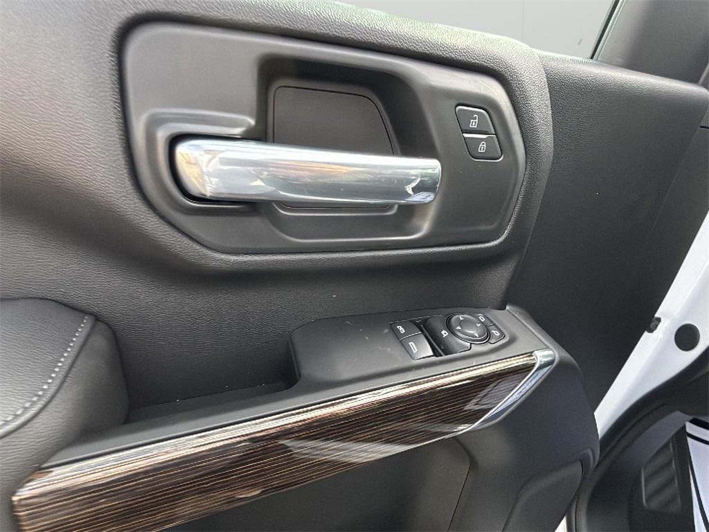 new 2025 GMC Sierra 2500 car, priced at $59,900