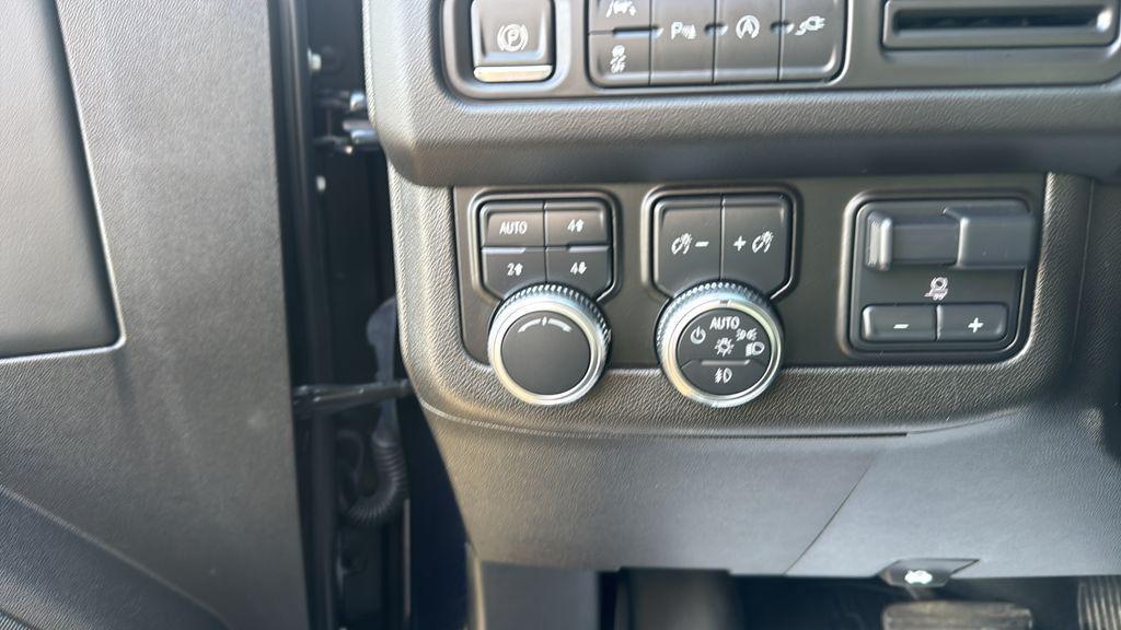 used 2021 GMC Yukon car, priced at $38,444