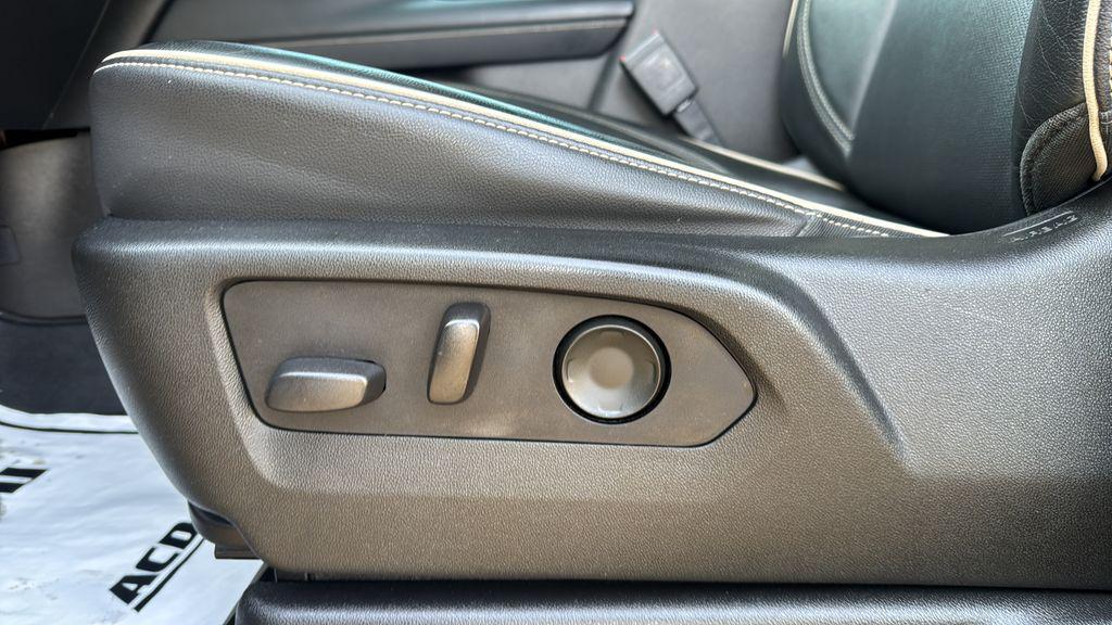 used 2021 GMC Yukon car, priced at $38,444