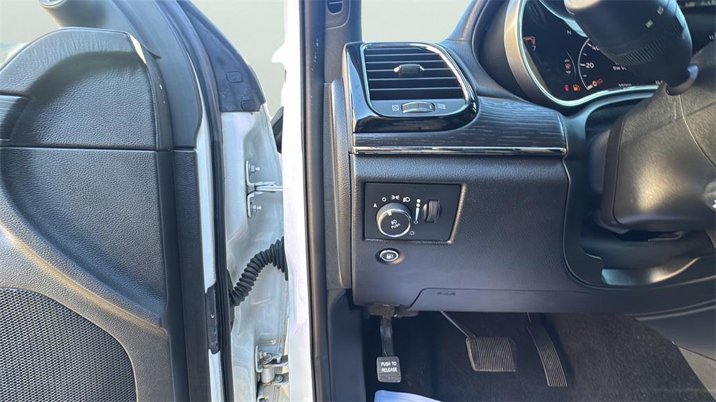 used 2021 Jeep Grand Cherokee car, priced at $27,975