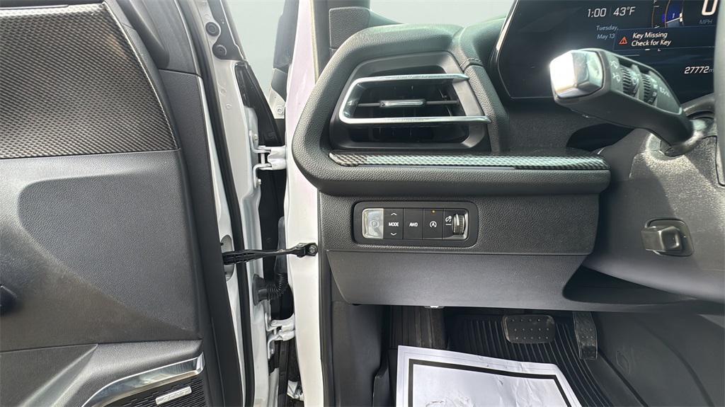 used 2025 Chevrolet Traverse car, priced at $48,995