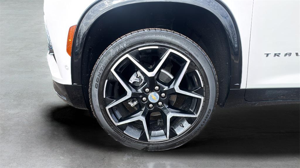 used 2025 Chevrolet Traverse car, priced at $48,995