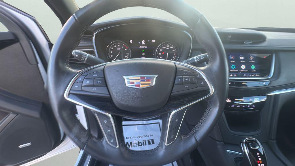 used 2022 Cadillac XT5 car, priced at $27,910