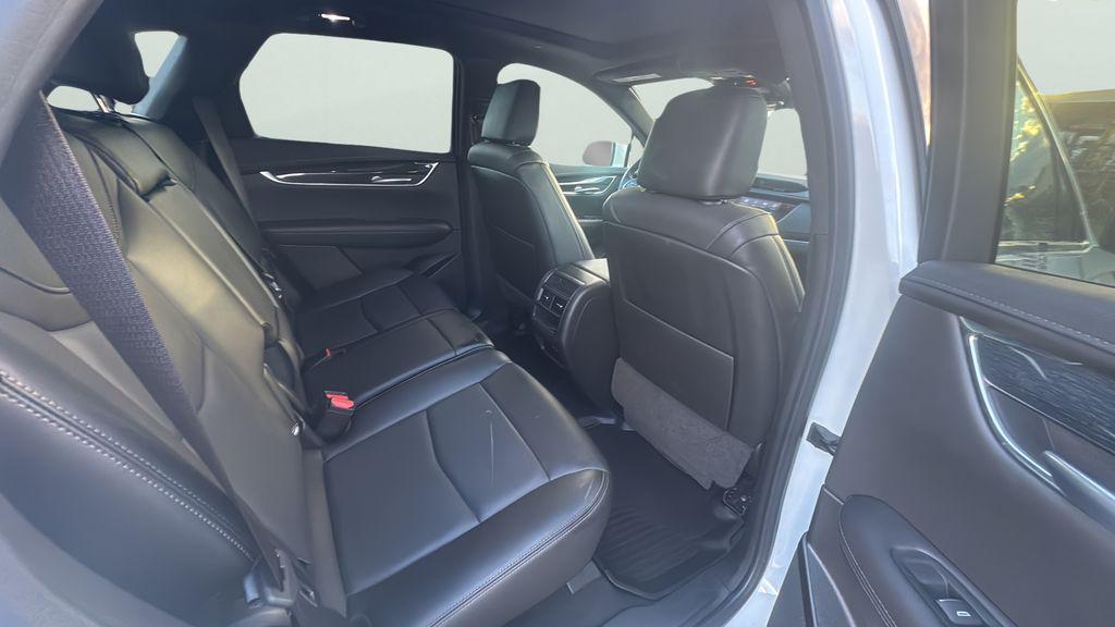 used 2022 Cadillac XT5 car, priced at $27,910