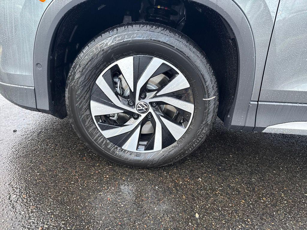 new 2026 Volkswagen Tiguan car, priced at $32,075