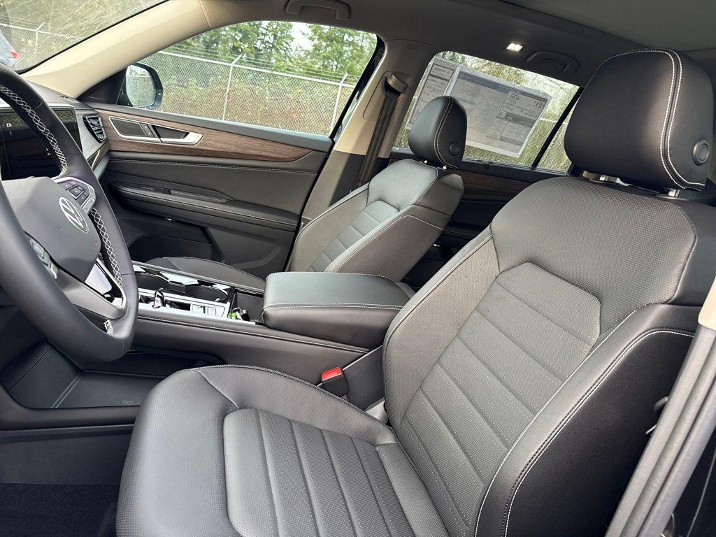 new 2026 Volkswagen Atlas car, priced at $48,221