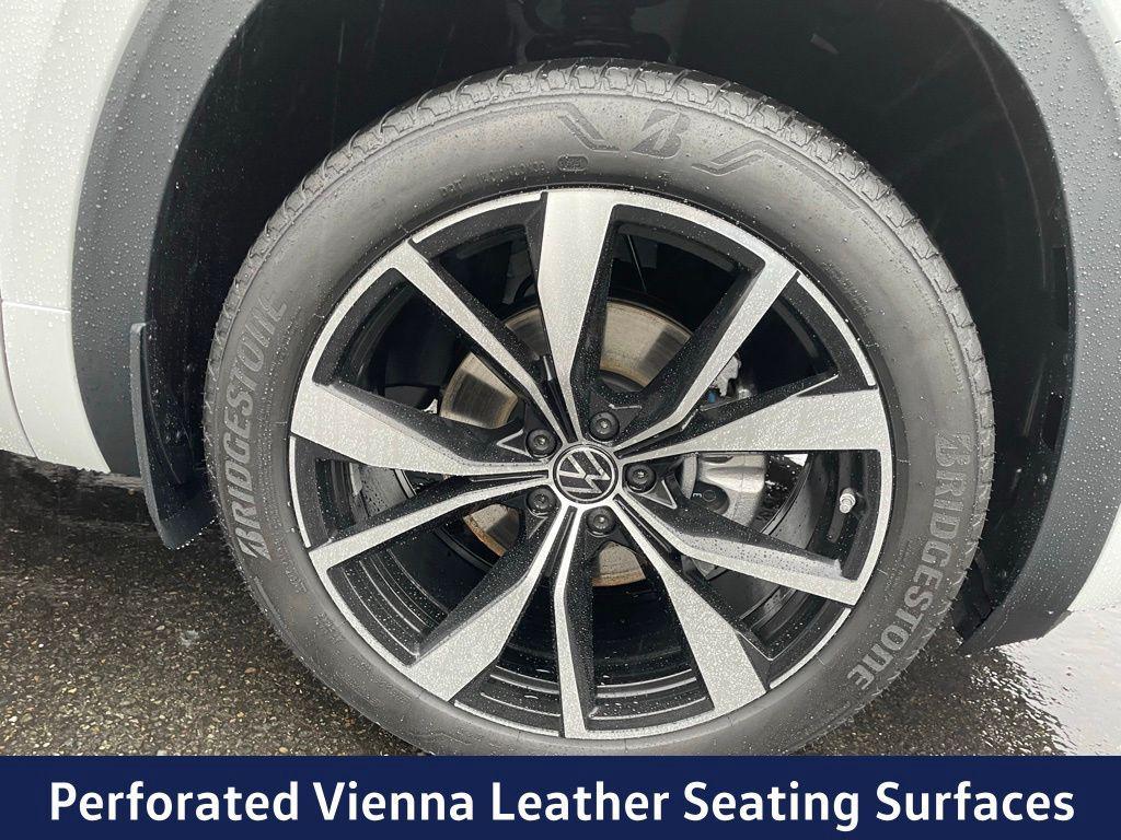 new 2026 Volkswagen Atlas car, priced at $53,320