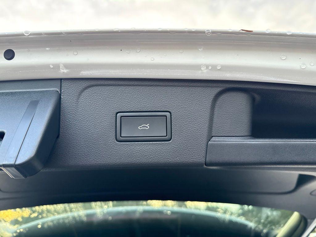 new 2026 Volkswagen Atlas car, priced at $48,658