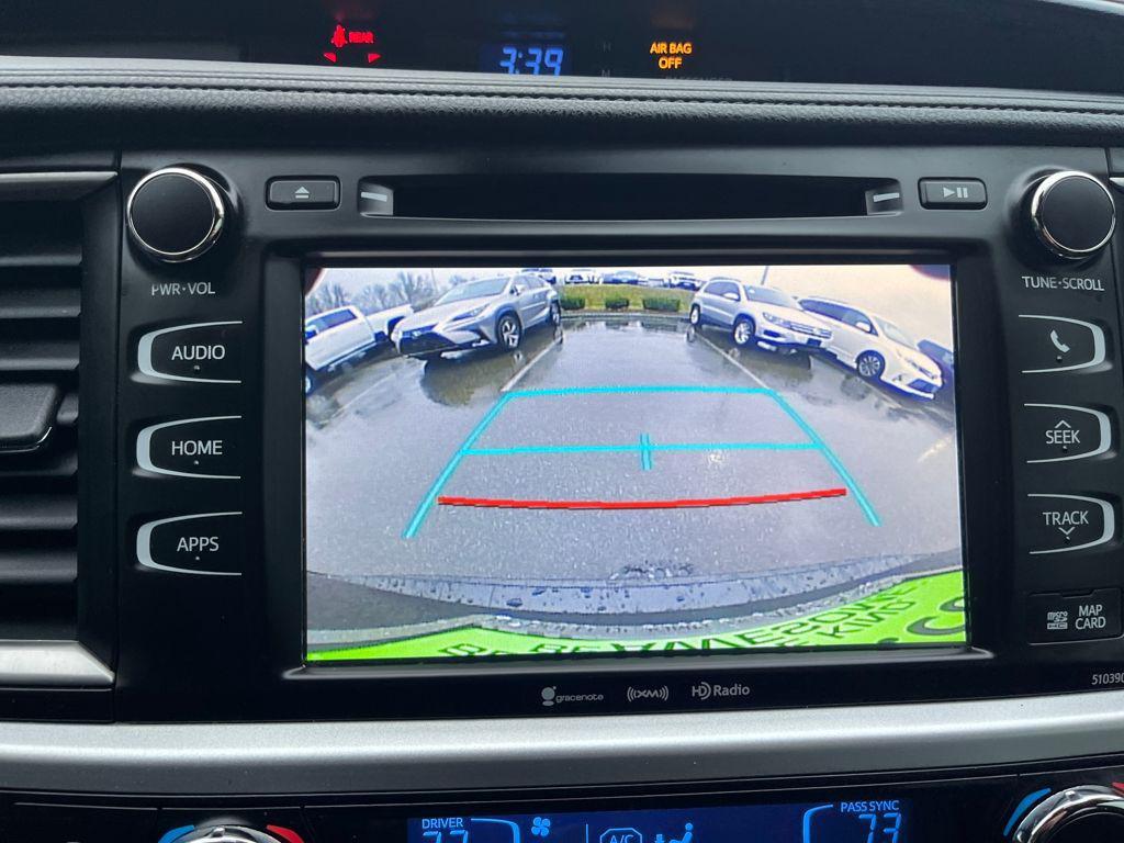 used 2019 Toyota Highlander car, priced at $29,667