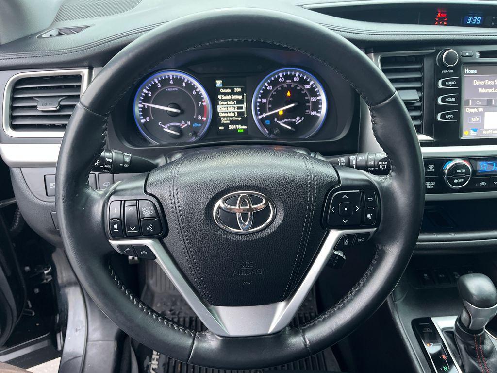 used 2019 Toyota Highlander car, priced at $29,667