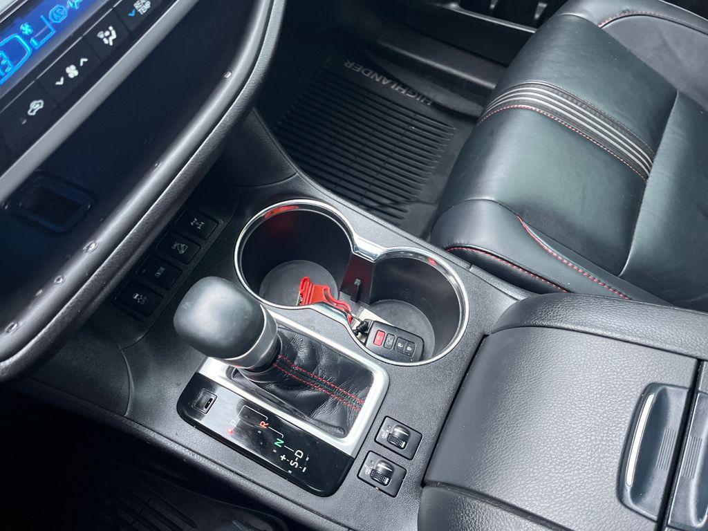 used 2019 Toyota Highlander car, priced at $29,667