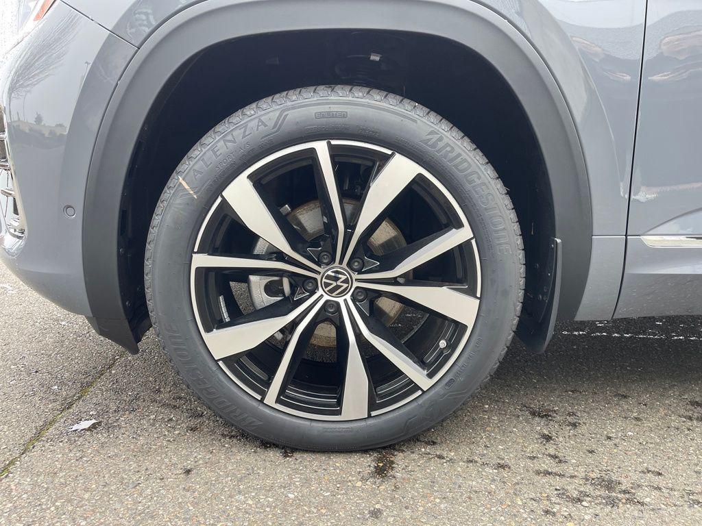 new 2026 Volkswagen Atlas car, priced at $52,722