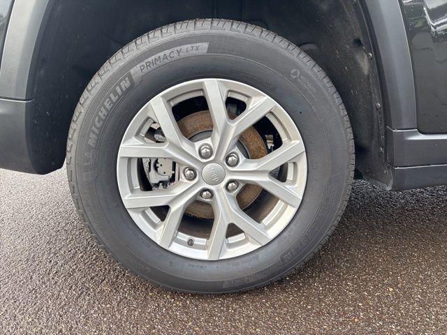 used 2024 Jeep Grand Cherokee car, priced at $33,464