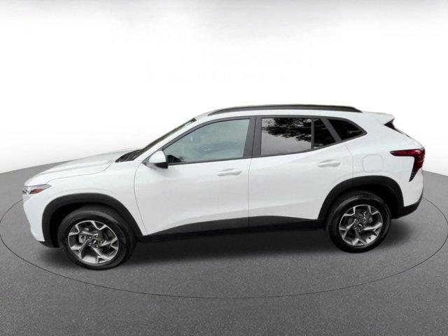 used 2025 Chevrolet Trax car, priced at $19,389