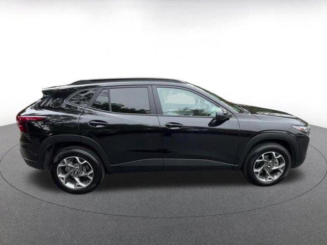 used 2025 Chevrolet Trax car, priced at $19,867