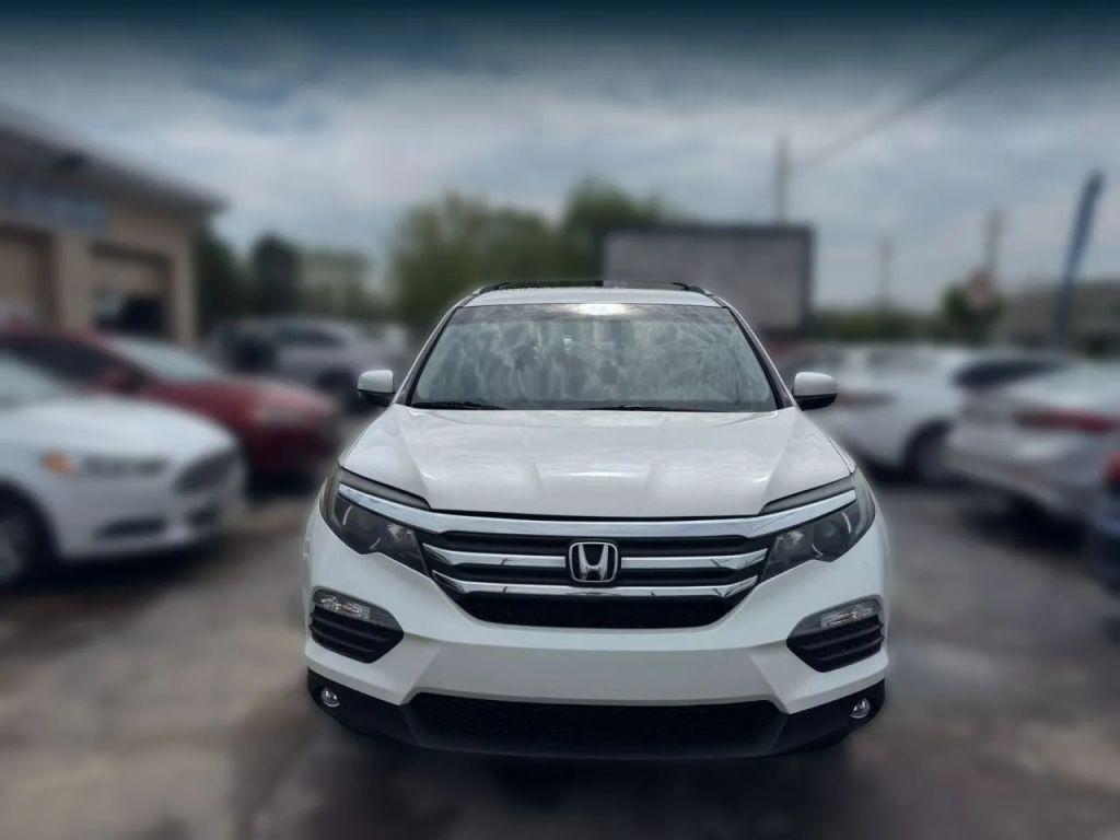 White Diamond Pearl 2018 Honda Pilot EX