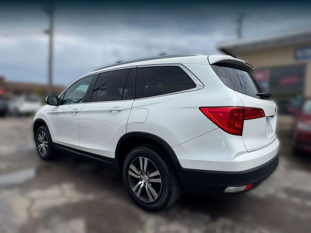 White Diamond Pearl 2018 Honda Pilot EX