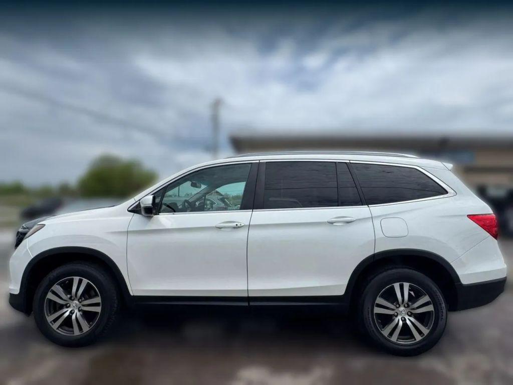 White Diamond Pearl 2018 Honda Pilot EX
